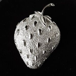 Vintage Sarah Coventry Silver Tone Strawberry Brooch